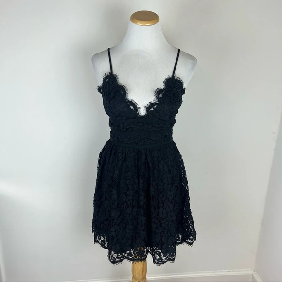 NBD Revolve “Give it Up” Black Lace Going Out Dress Size XS - Picture 2 of 6